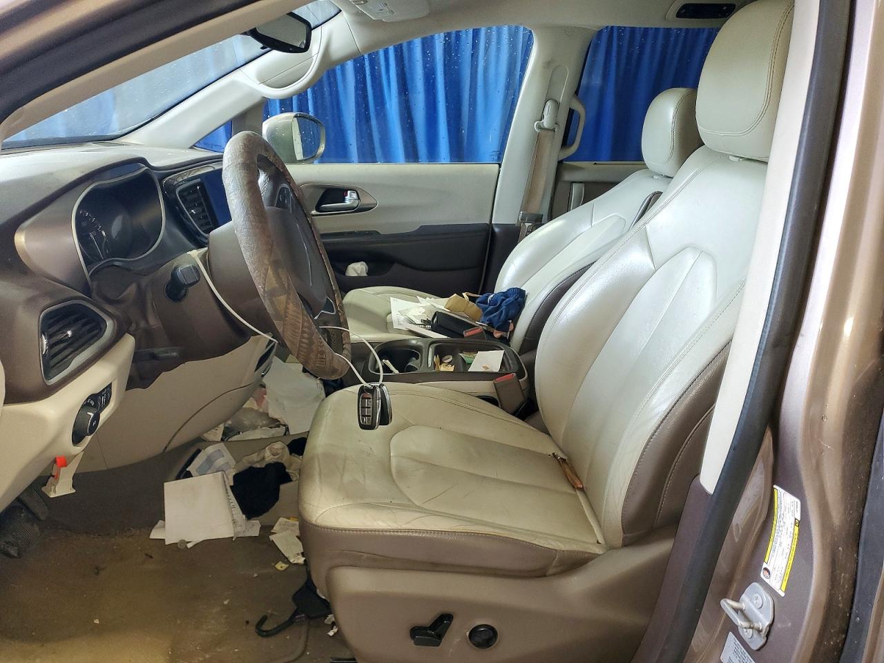Chrysler Pacifica Touring L