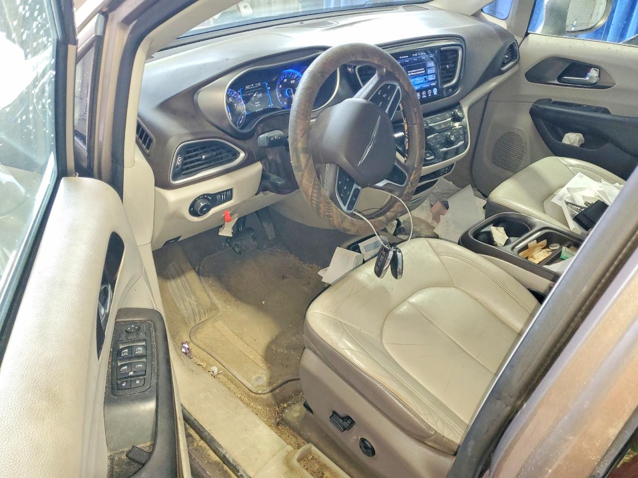 Chrysler Pacifica Touring L