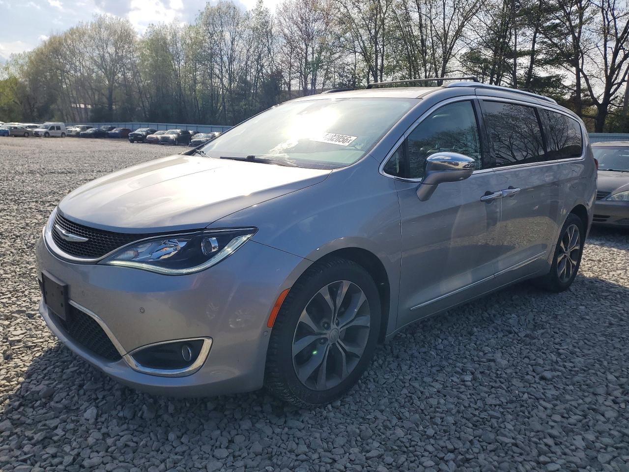 Salvage Chrysler Pacifica Image