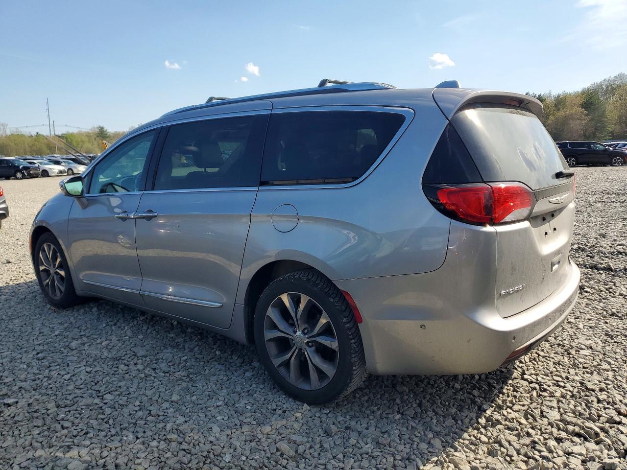 Chrysler Pacifica Limited