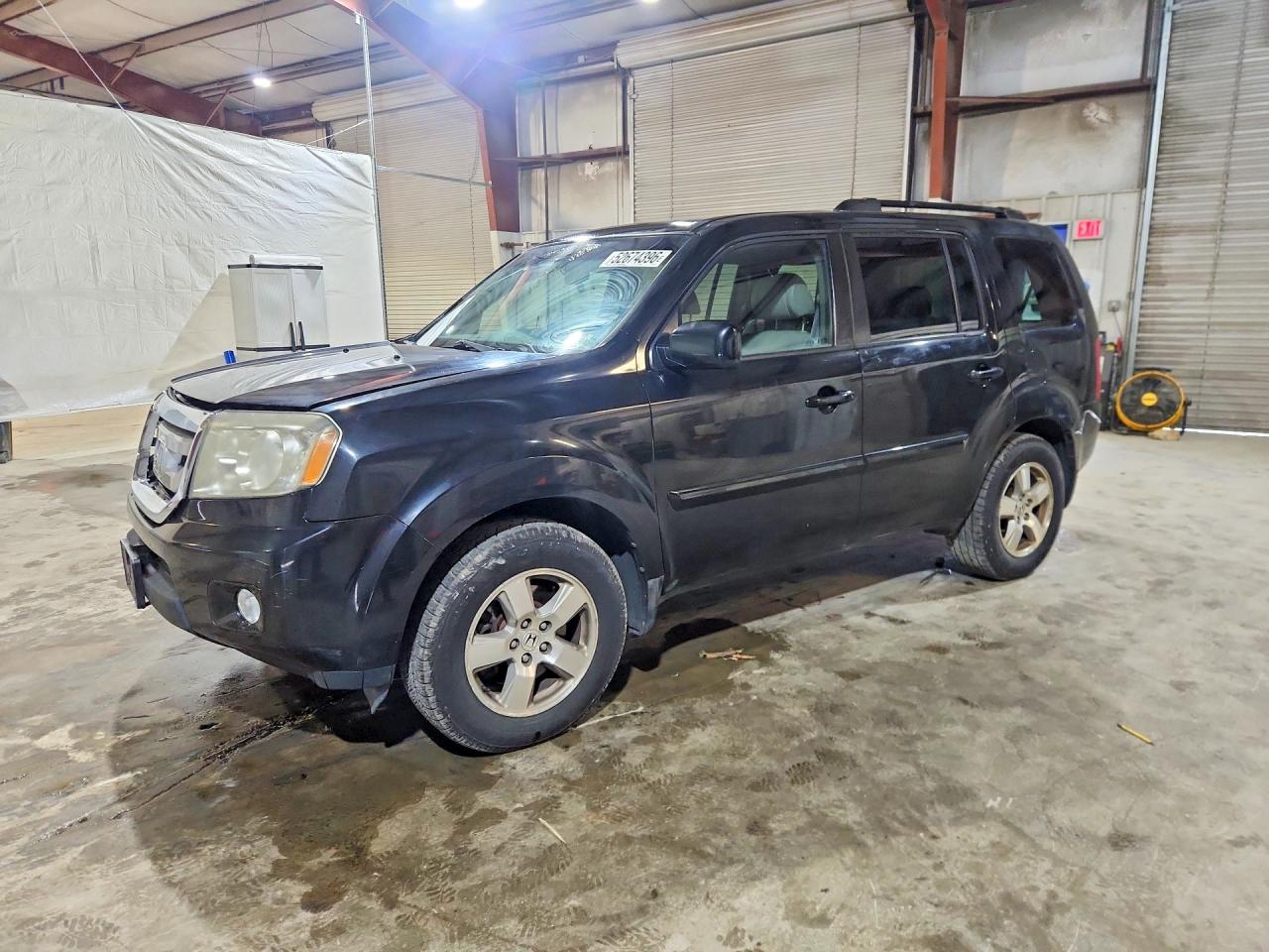 Salvage Honda Pilot Image