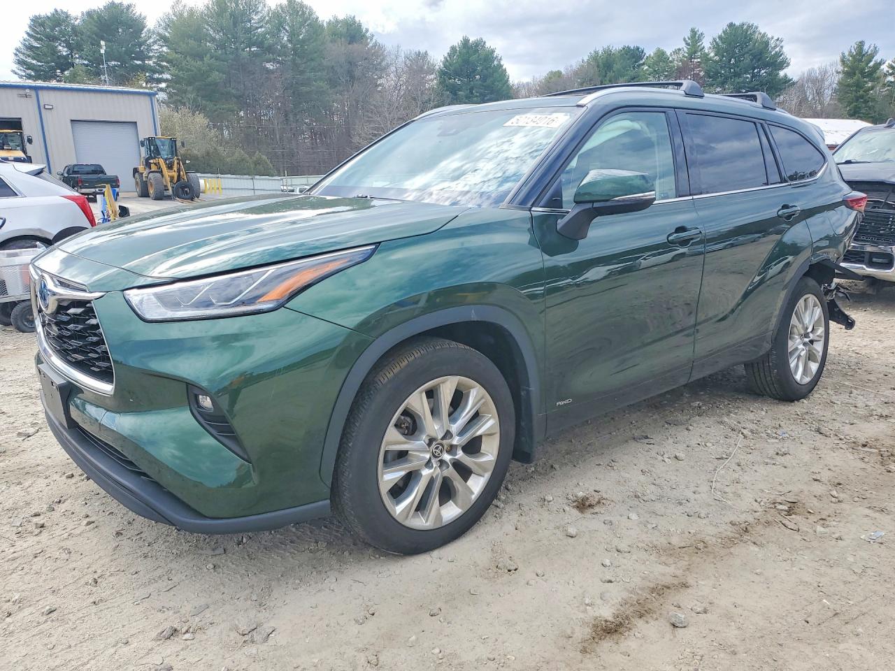 Salvage Toyota Highlander Image
