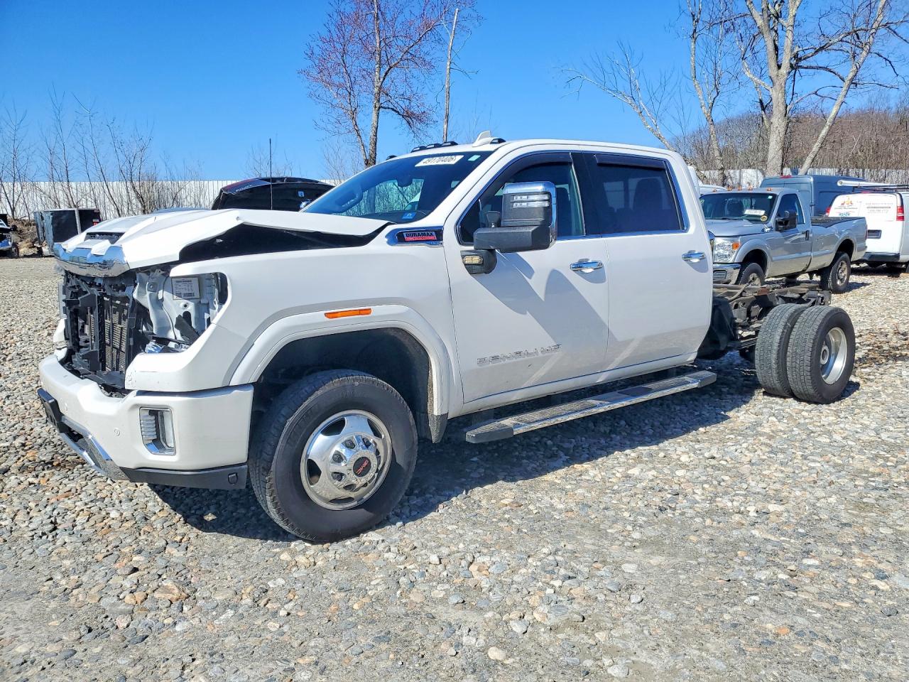 Salvage GMC Sierra Image
