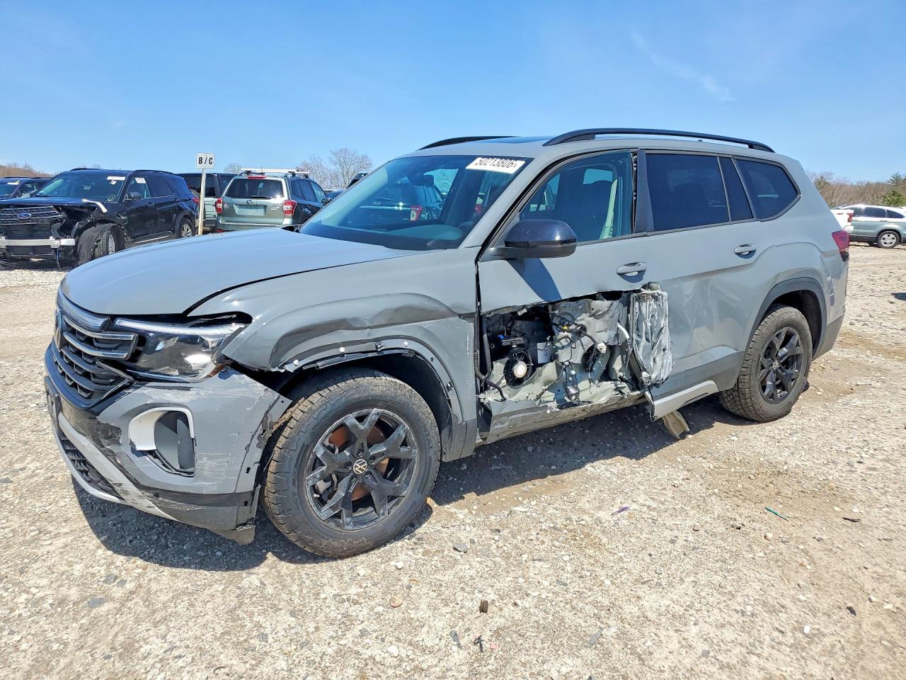 Salvage Volkswagen Atlas Image