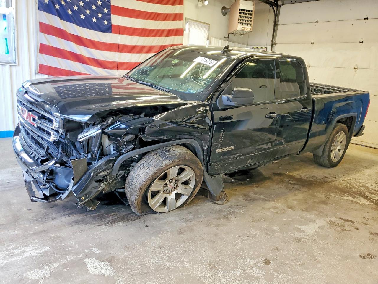 Salvage GMC Sierra Image