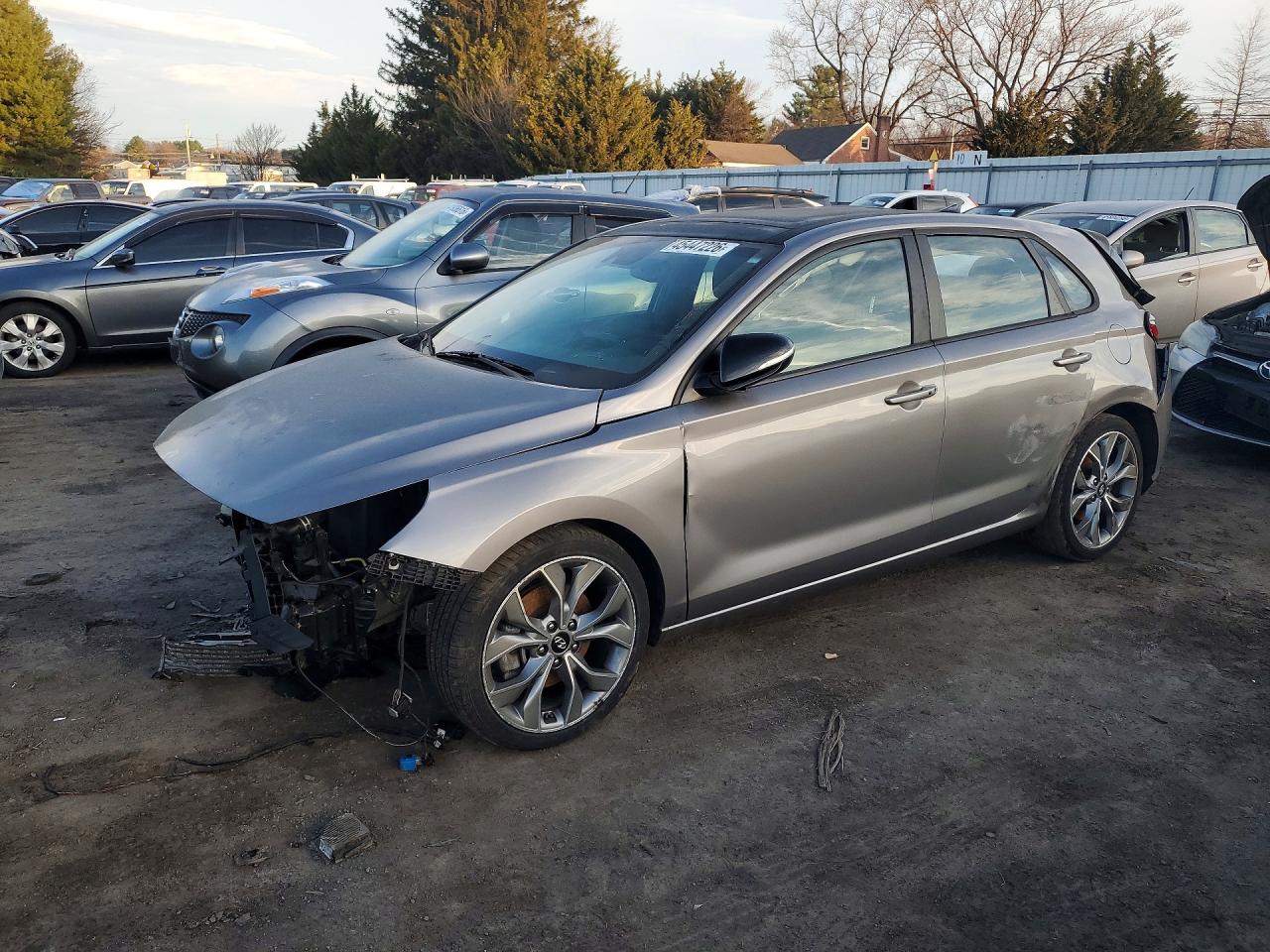 Salvage Hyundai ELANTRA Image