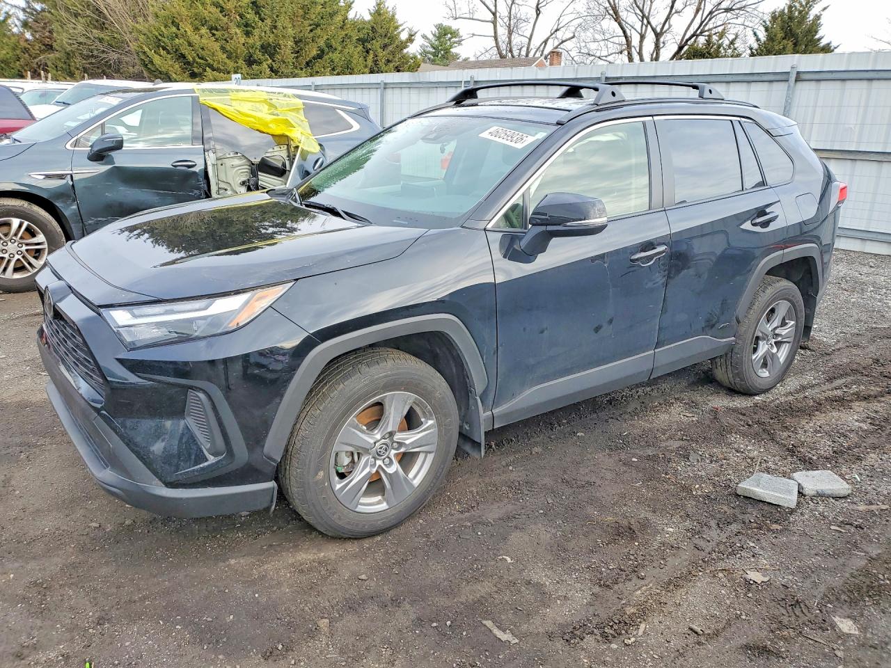 Salvage Toyota RAV4 Image