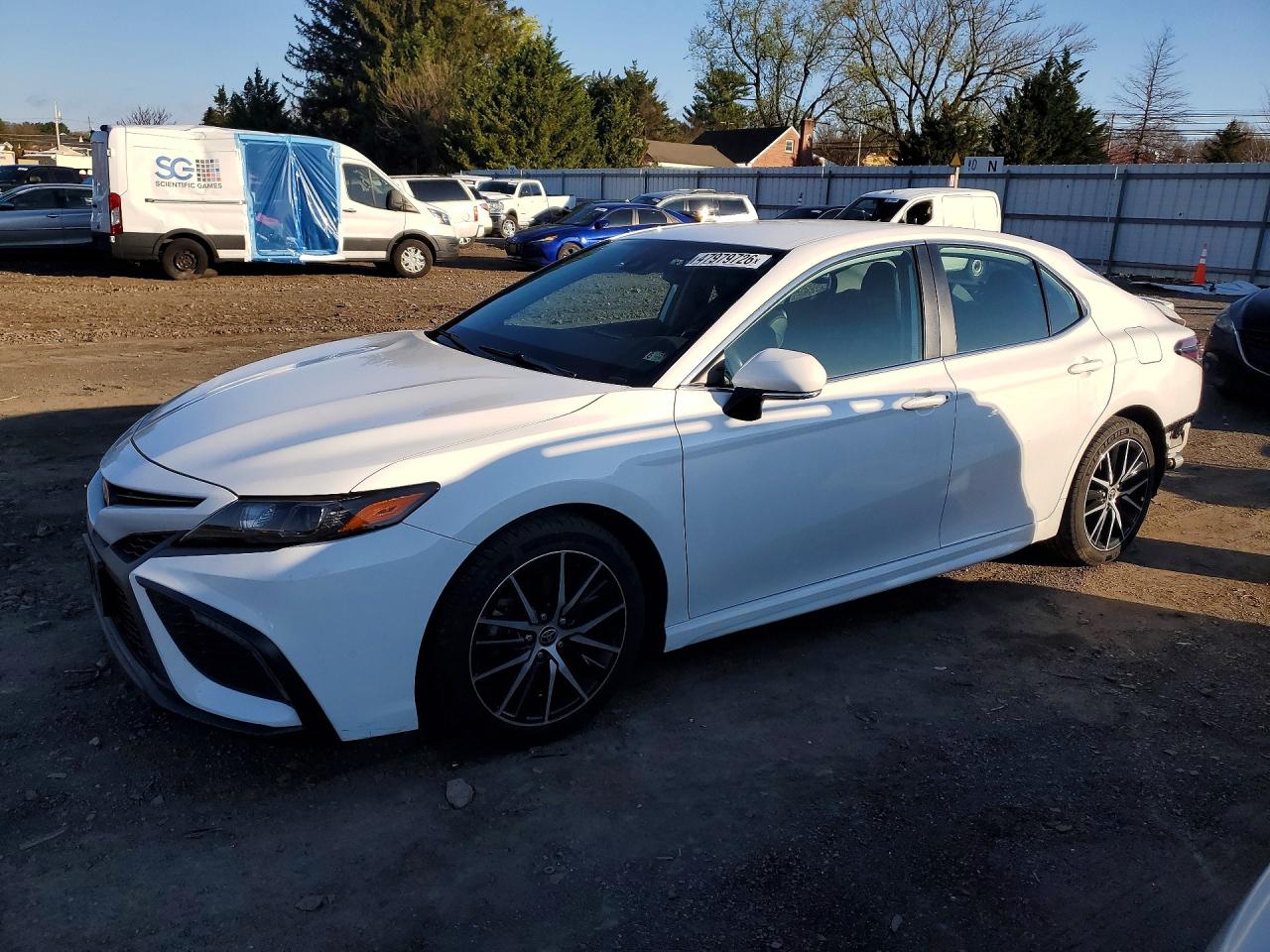 Salvage Toyota Camry Image