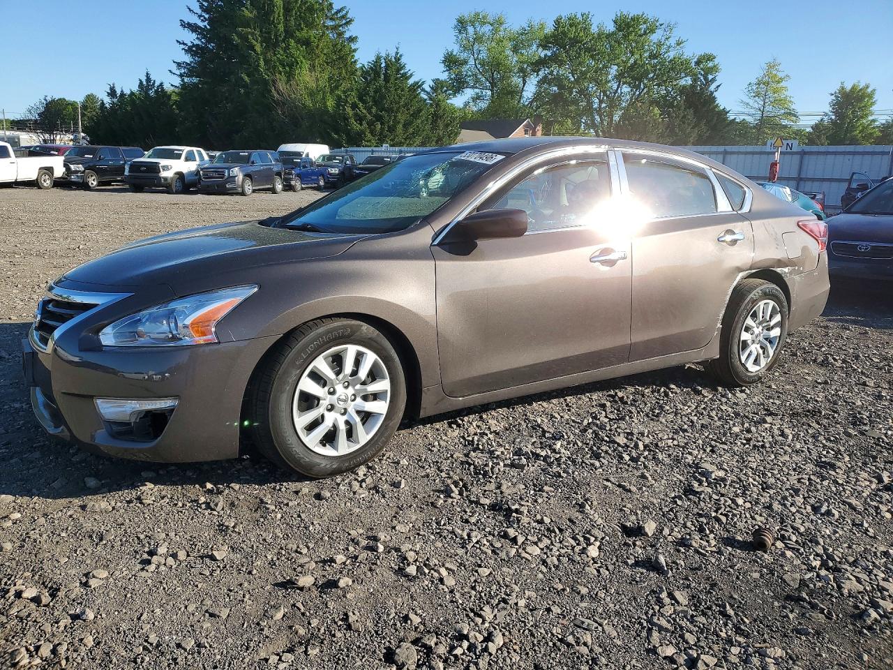 Salvage Nissan Altima Image