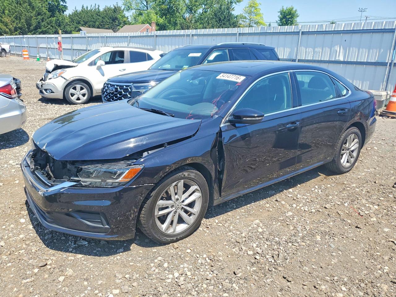 Salvage Volkswagen Passat Image