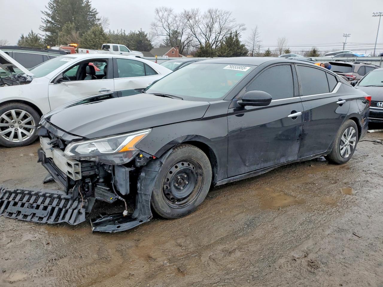 Salvage Nissan Altima Image