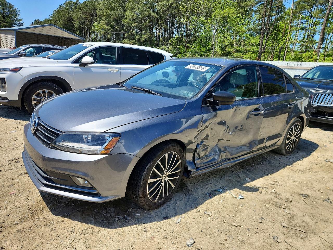 Salvage Volkswagen Jetta Image