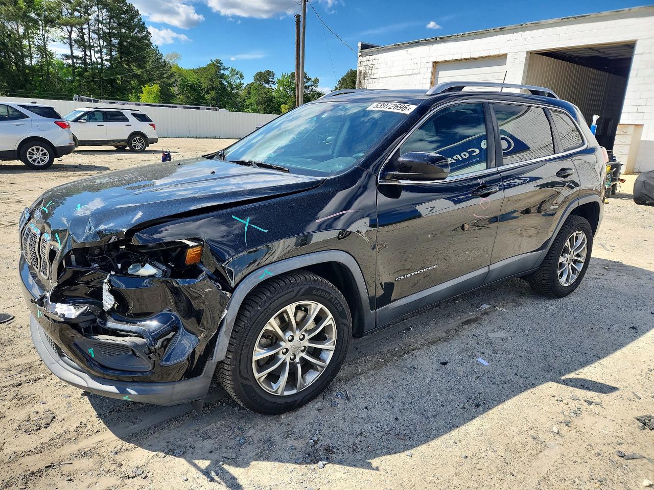 Salvage Jeep Cherokee Image