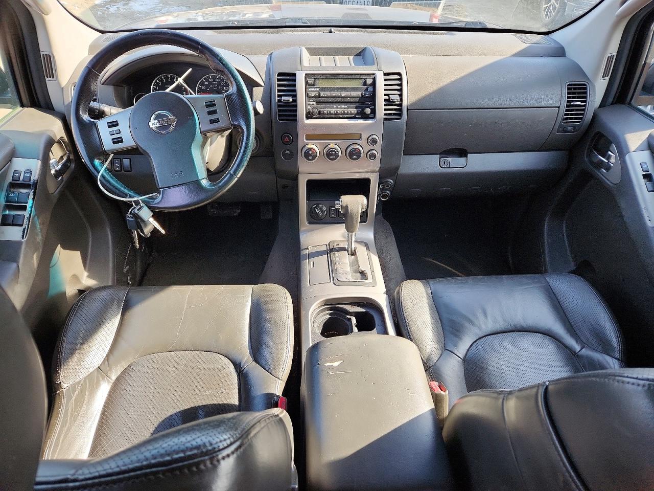 Nissan Pathfinder Le