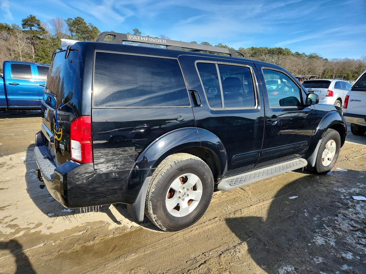 Nissan Pathfinder Le