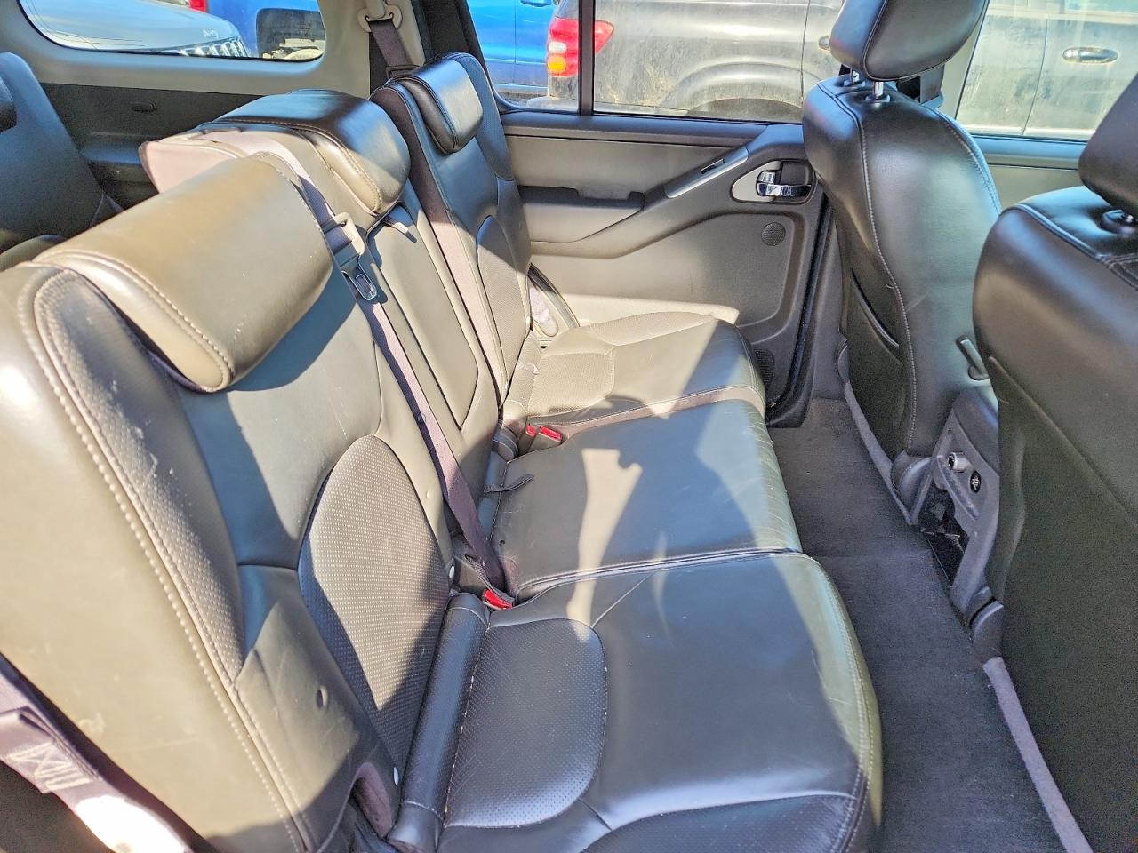 Nissan Pathfinder Le