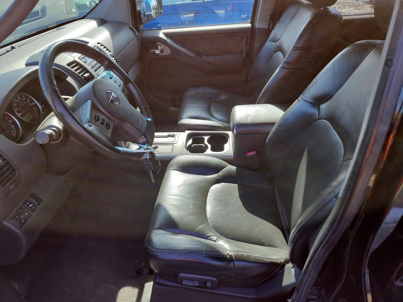 Nissan Pathfinder Le
