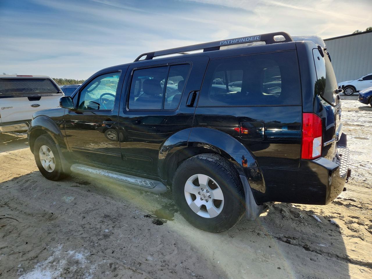 Nissan Pathfinder Le