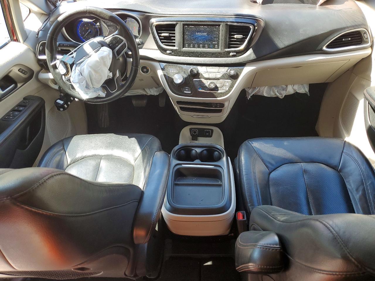 Chrysler Pacifica Touring L