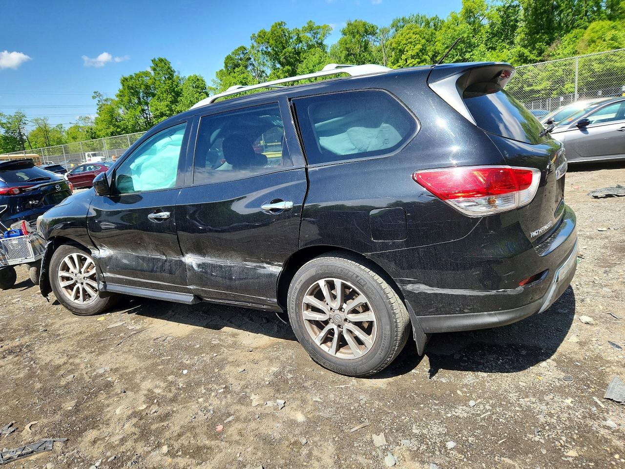 Nissan Pathfinder S