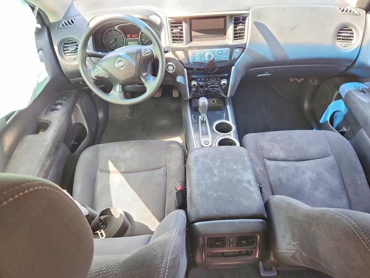 Nissan Pathfinder S