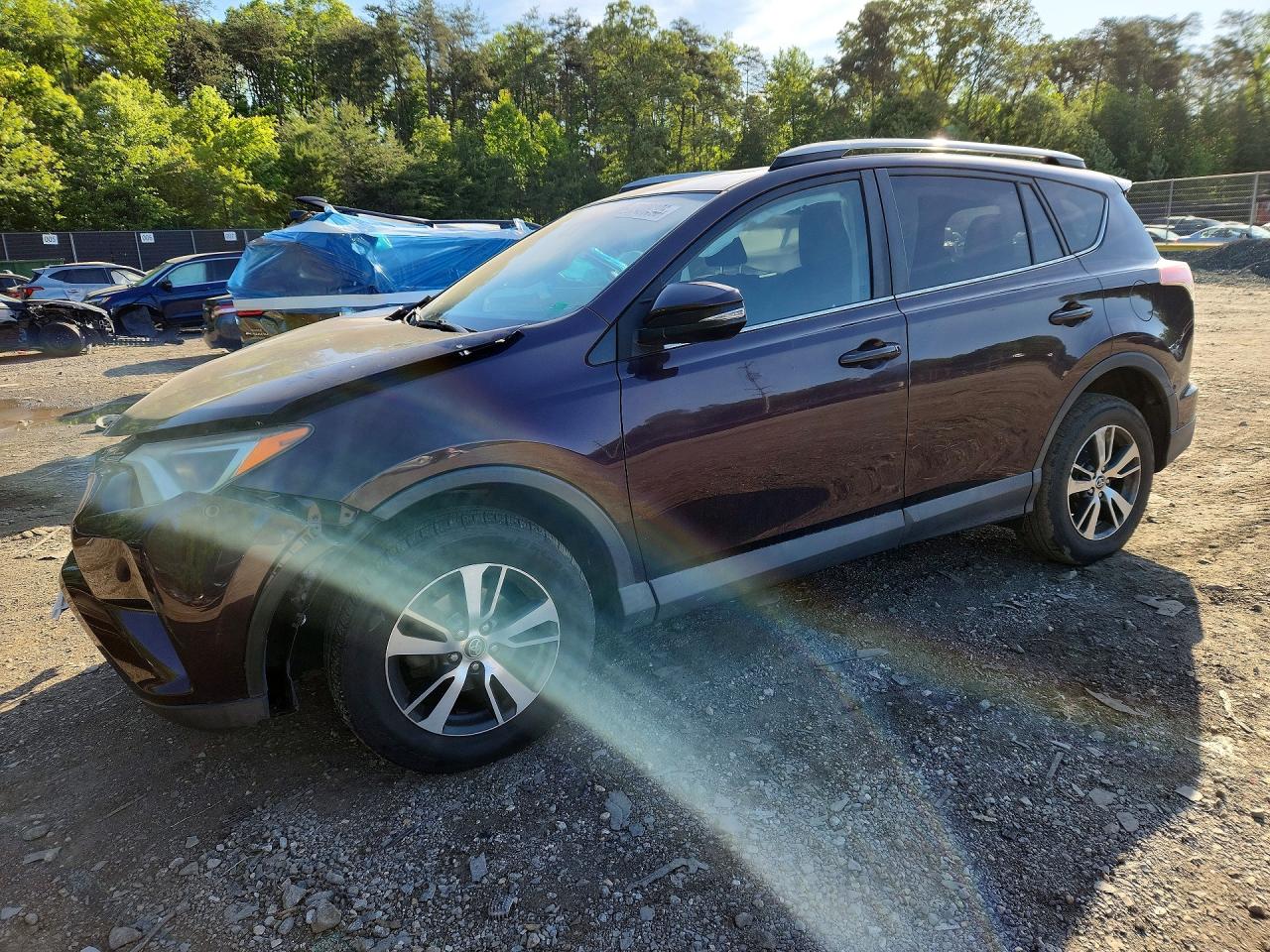Salvage Toyota RAV4 Image