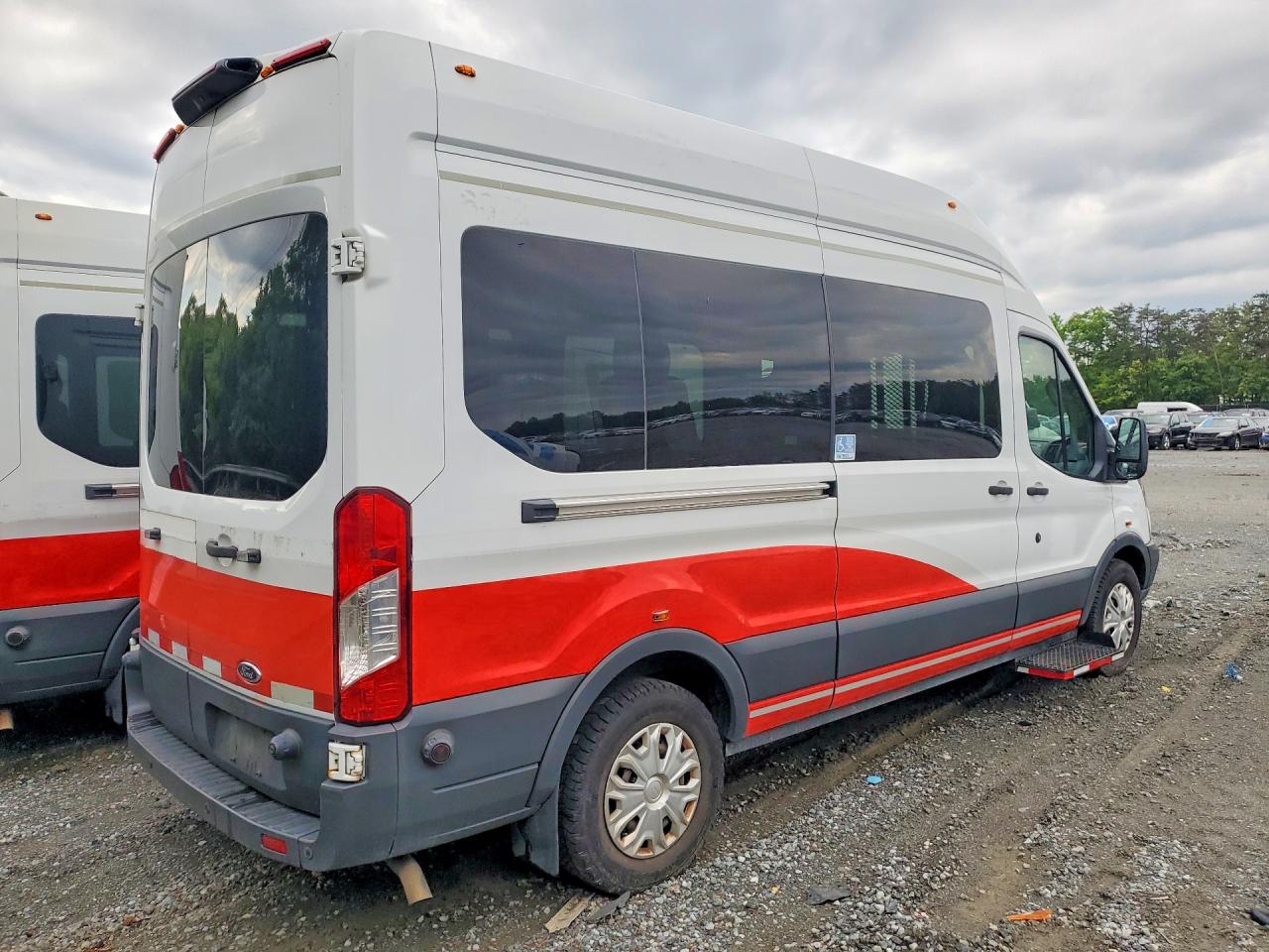 Ford Transit T-350
