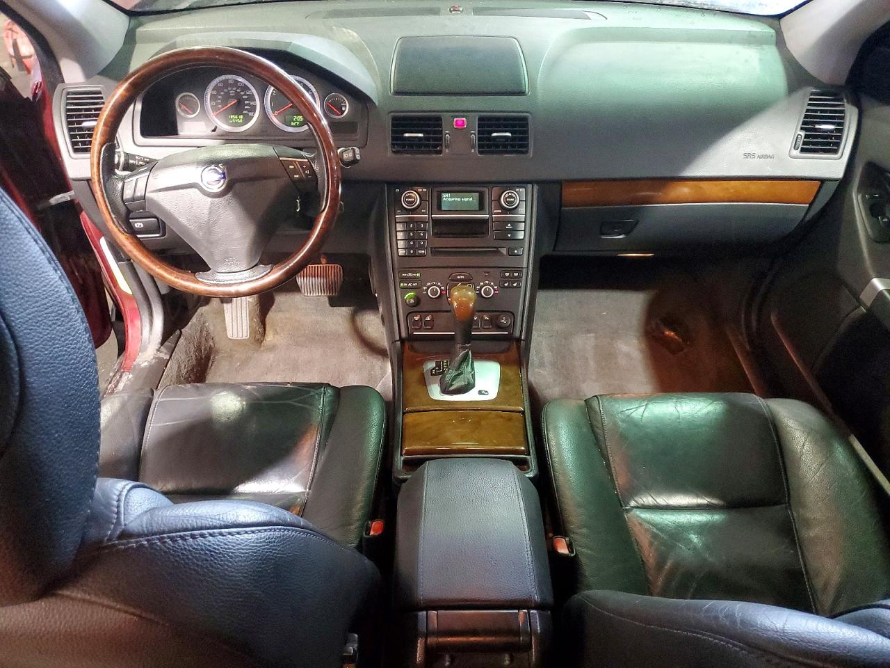 Volvo XC90 V8