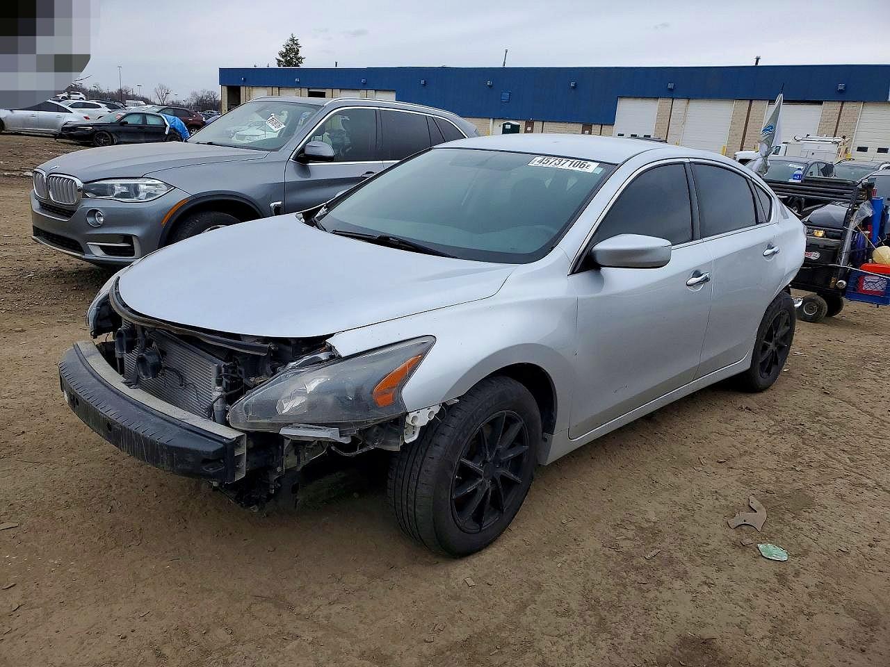 Salvage Nissan Altima Image