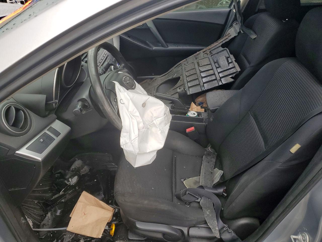 Mazda 3 I