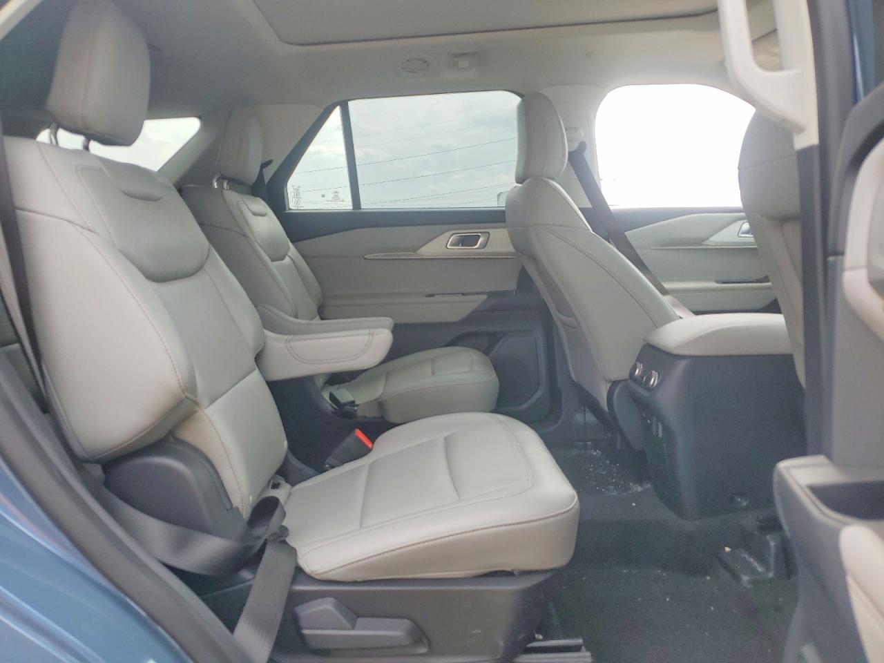Ford Explorer Active