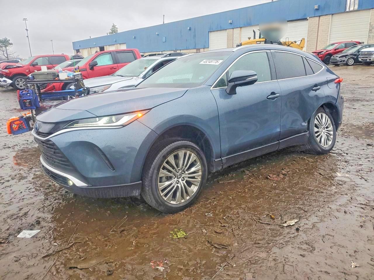 Salvage Toyota Venza Image