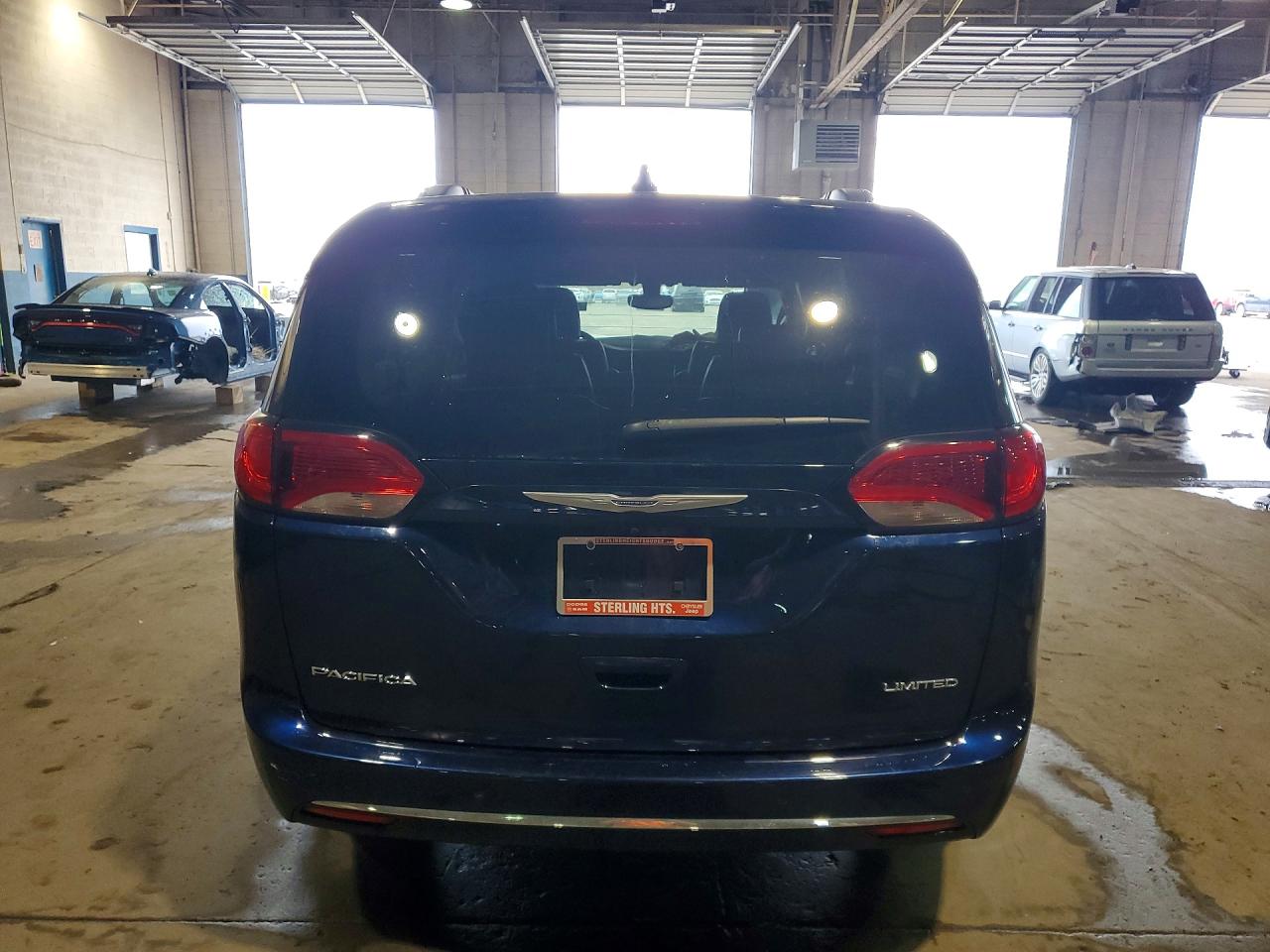 Chrysler Pacifica Limited