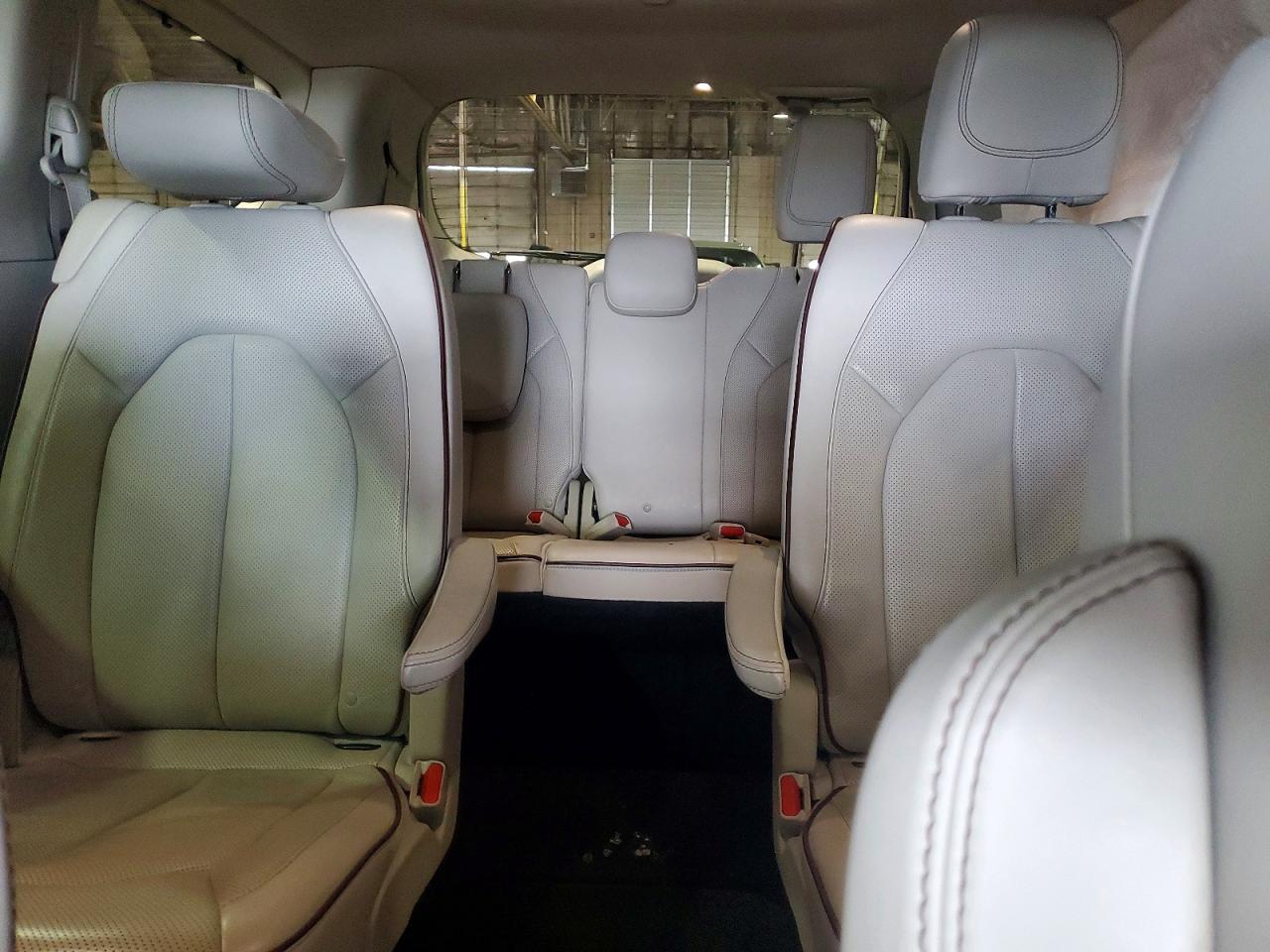 Chrysler Pacifica Limited