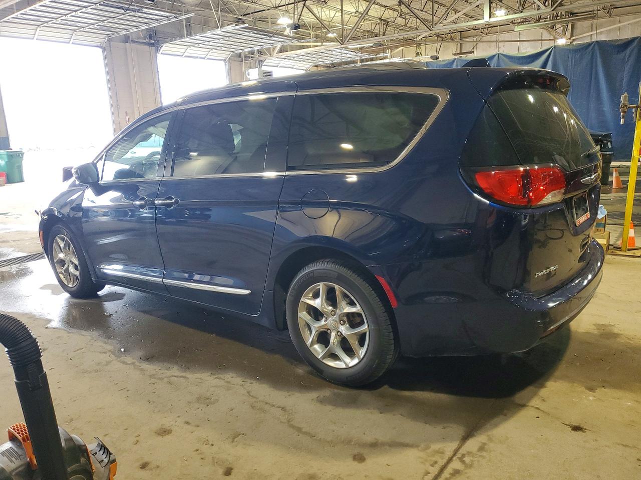 Chrysler Pacifica Limited