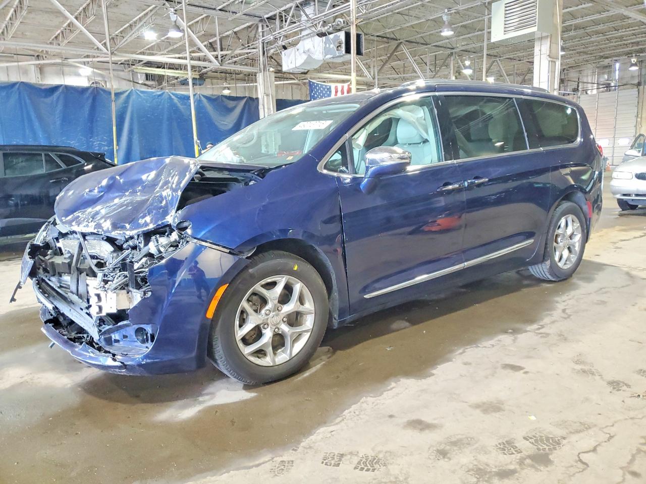 Salvage Chrysler Pacifica Image