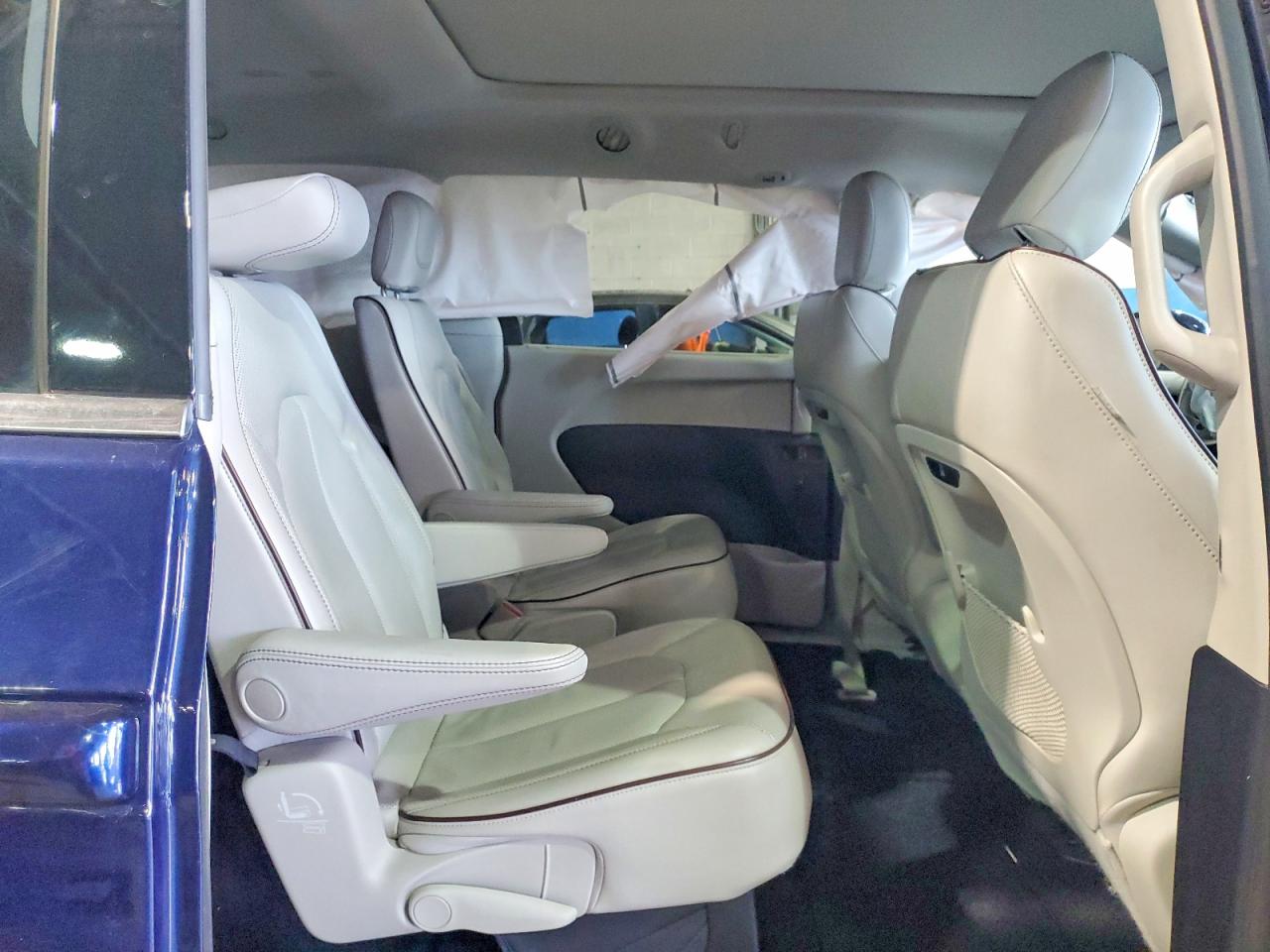 Chrysler Pacifica Limited