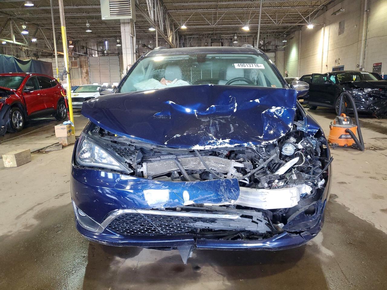 Chrysler Pacifica Limited