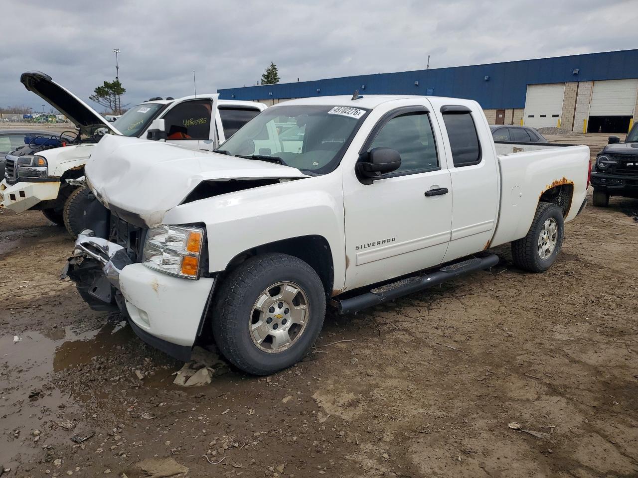 Salvage Chevrolet Silverado Image