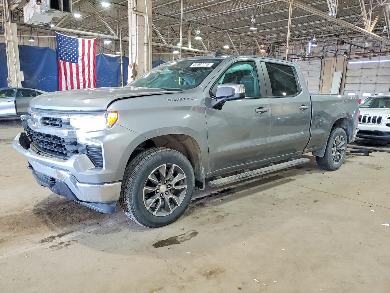 Salvage Chevrolet Silverado Image