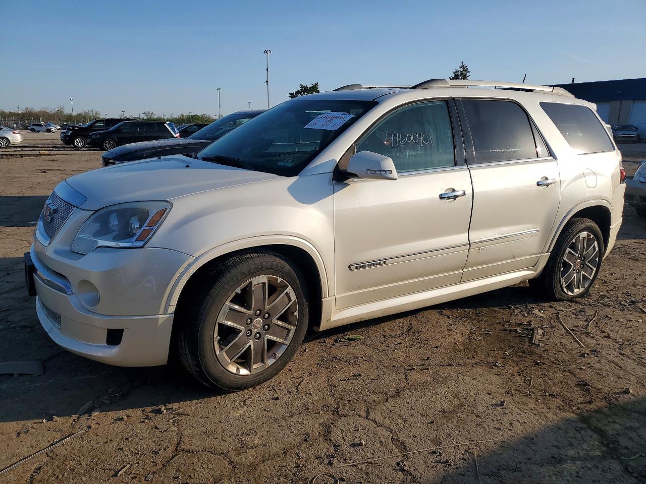 Salvage GMC Acadia Image
