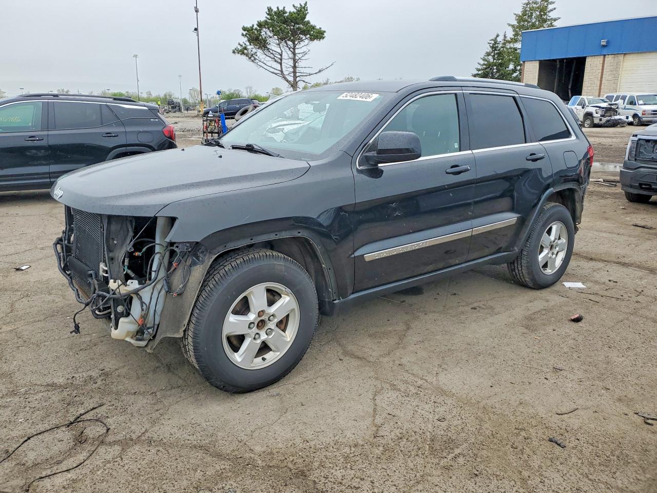 Salvage Jeep Cherokee Image