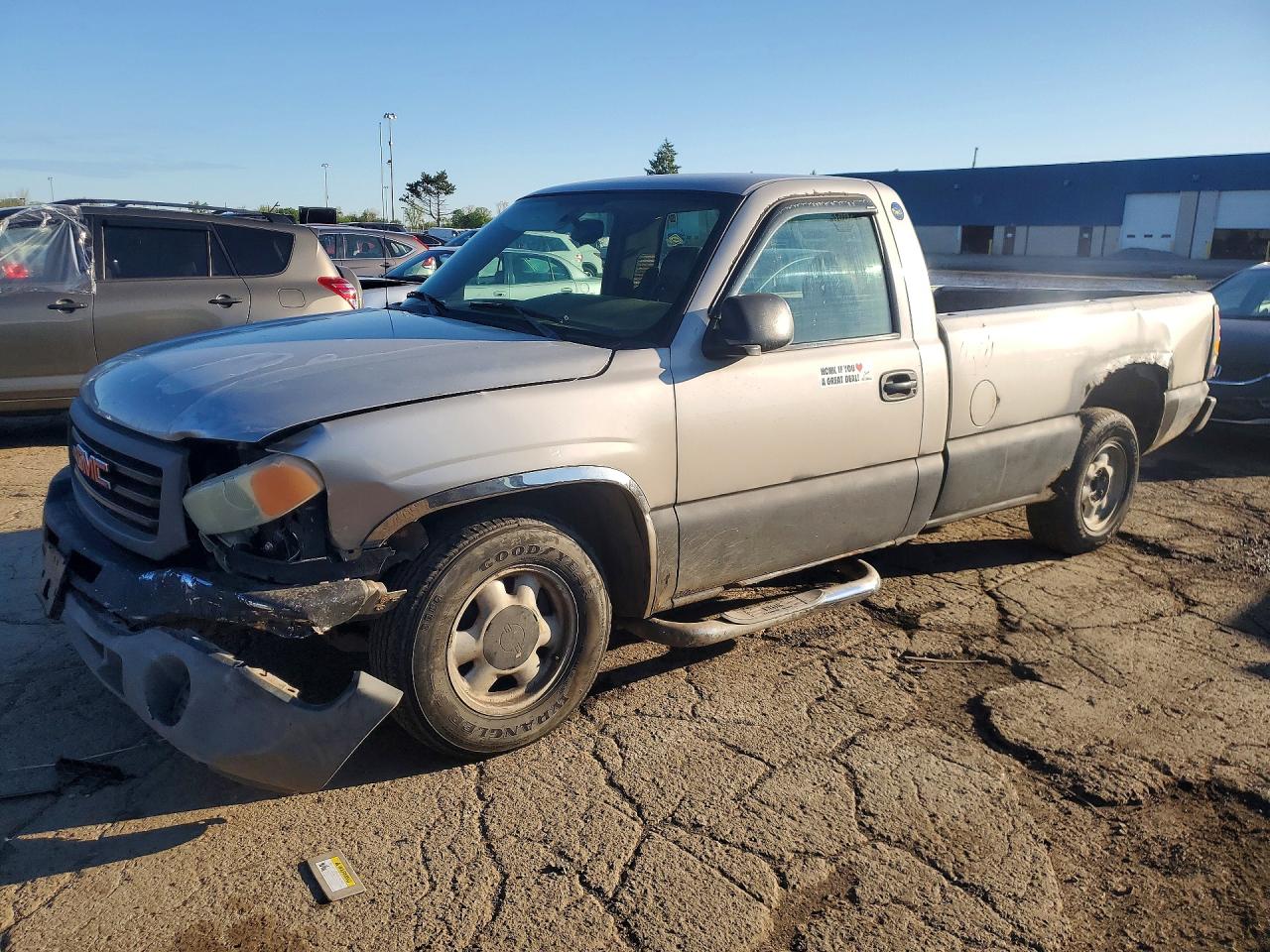 Salvage GMC Sierra Image