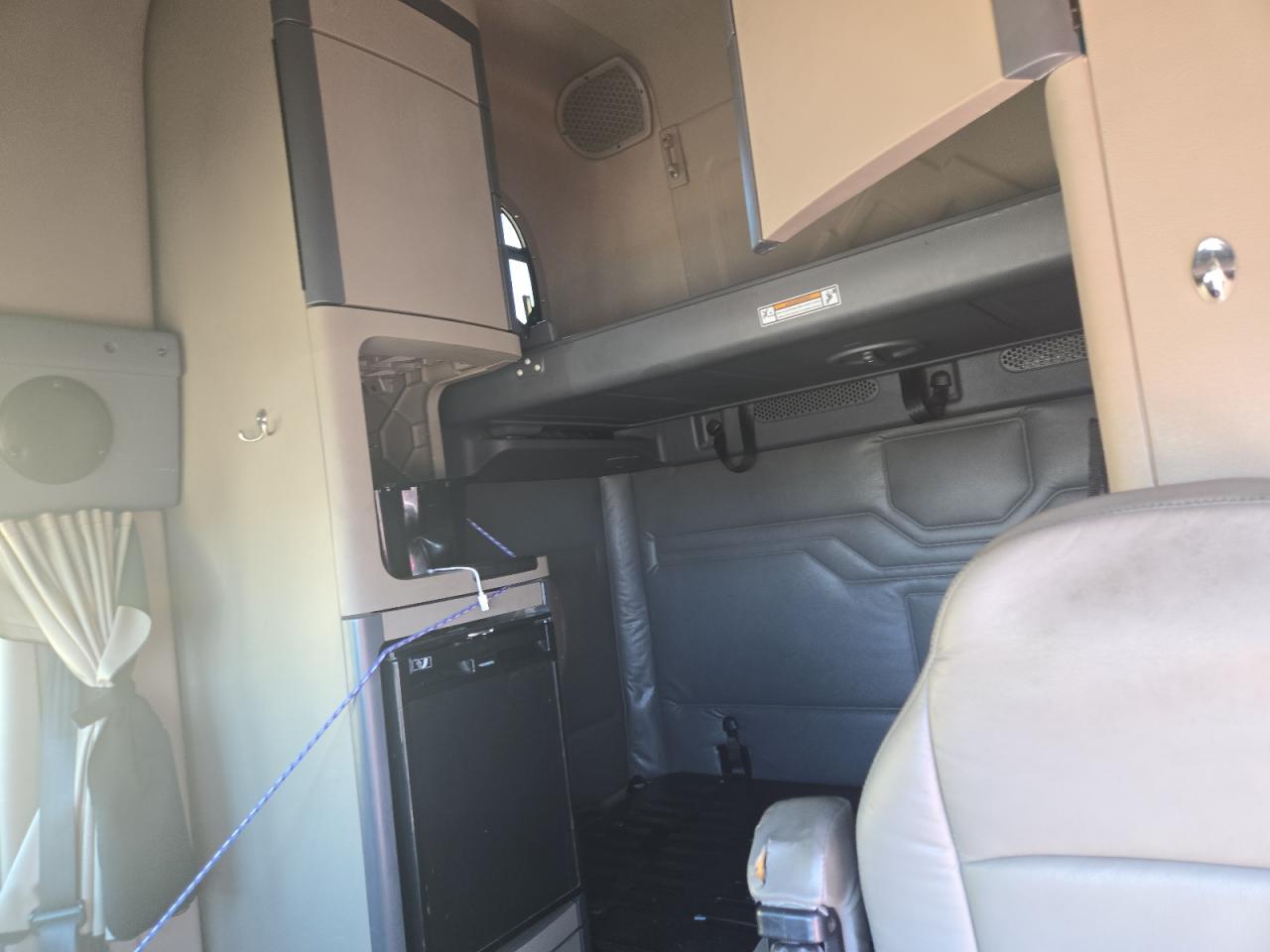 Freigliner Cascadia 125