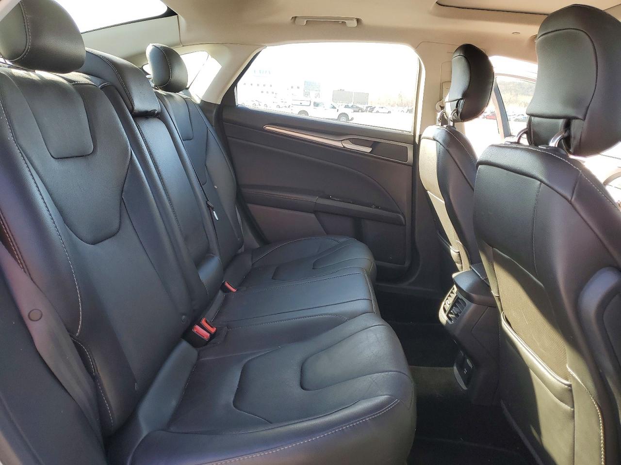 Ford Fusion Titanium Hev