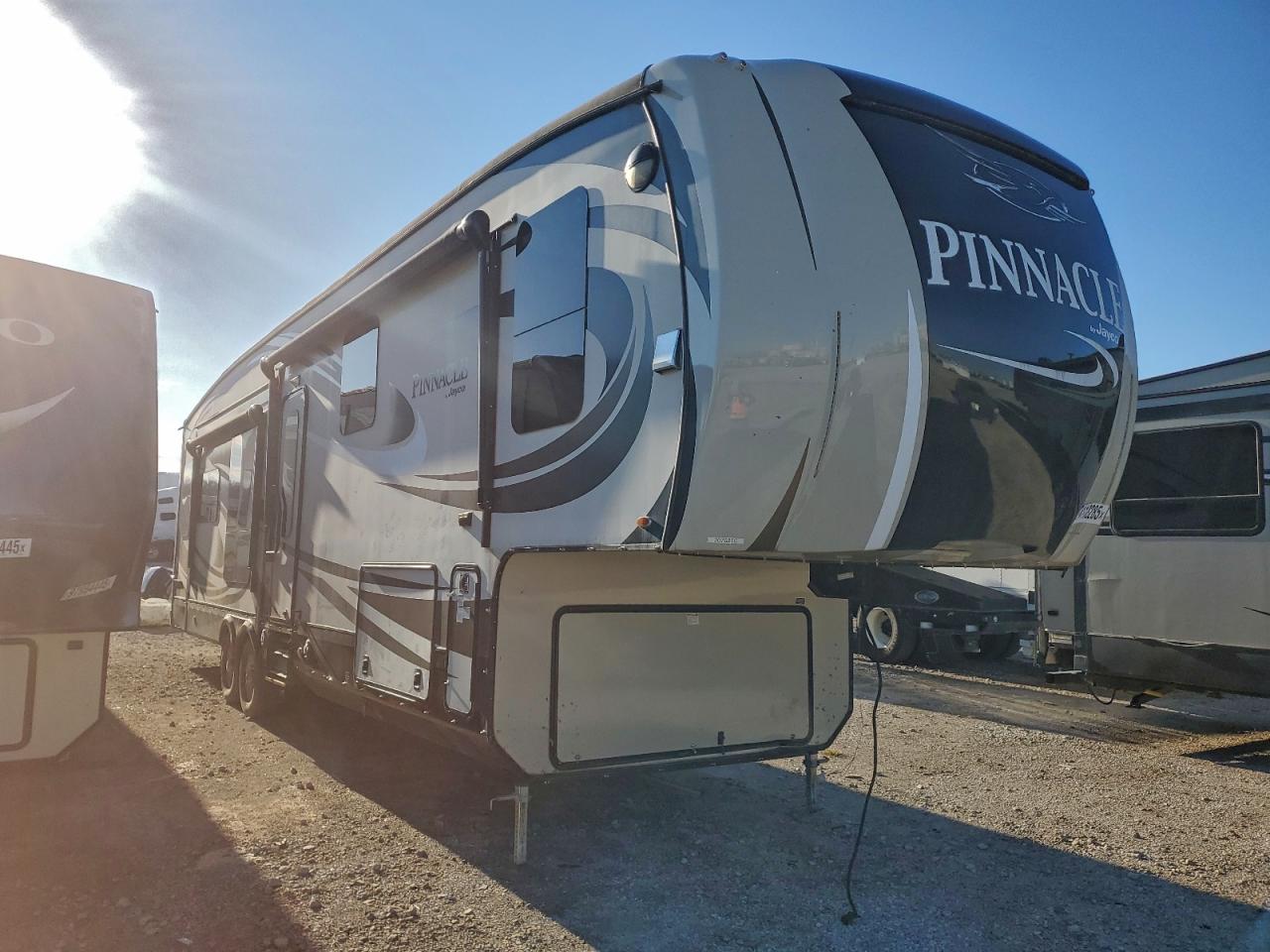 Salvage Jayco Trailer Image