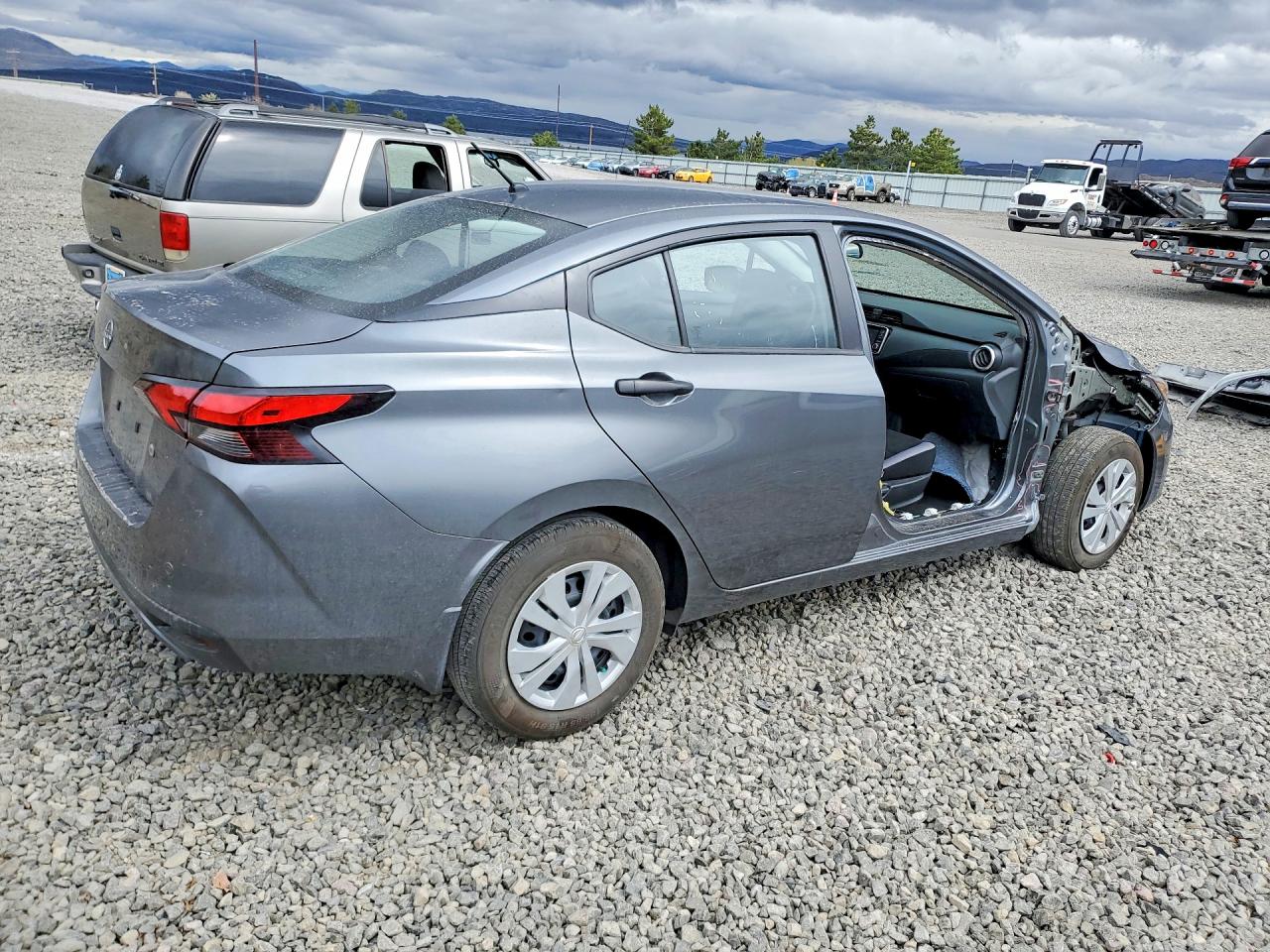 Nissan Versa S