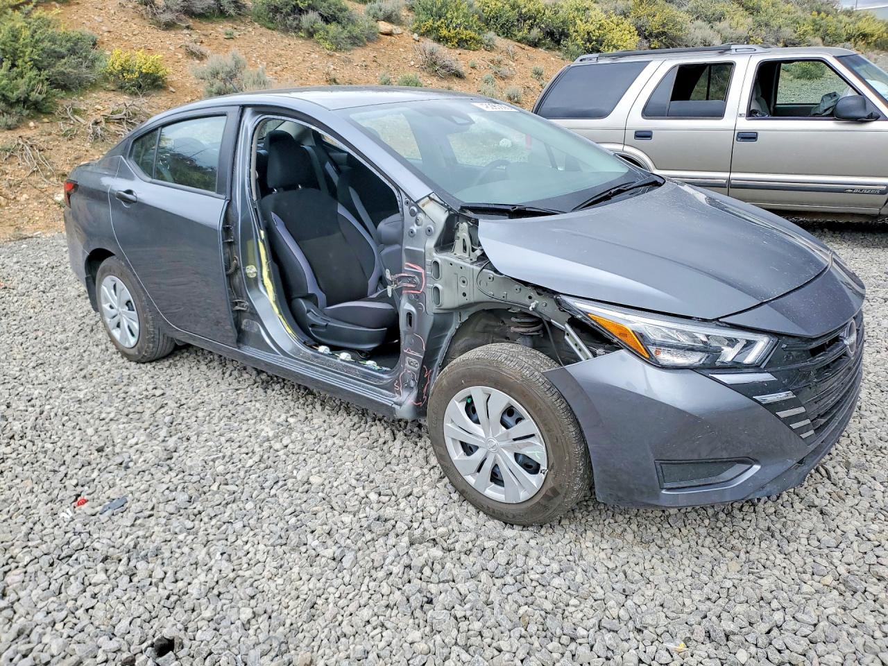 Nissan Versa S