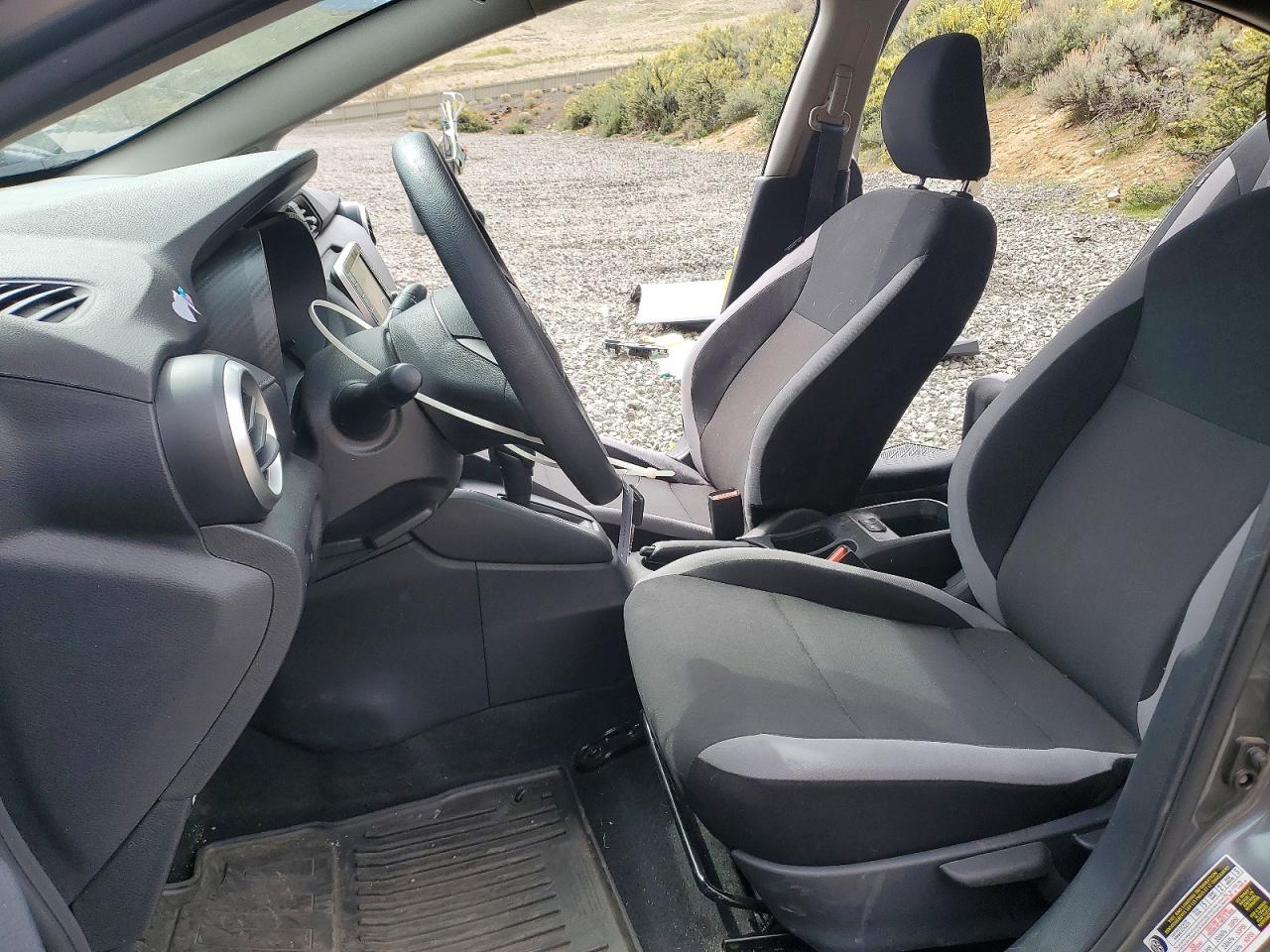 Nissan Versa S