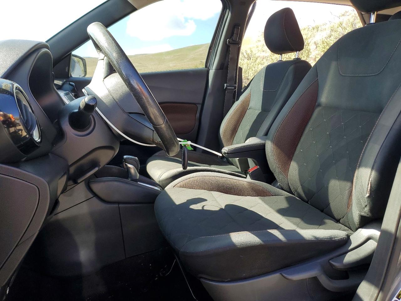 Nissan Kicks Sr